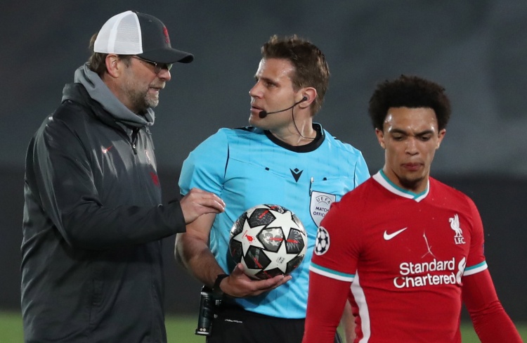 篮球勇士替补球员出色发挥获赞